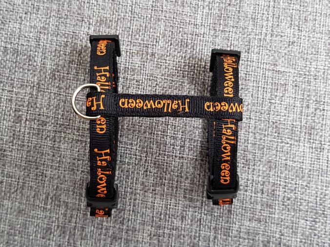 Postrojek- halloween