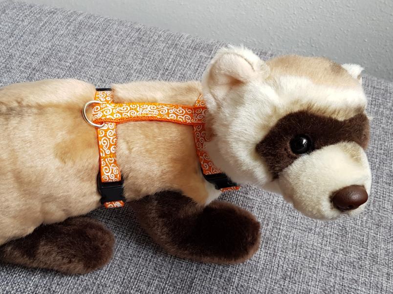 Postrojek- oranžové ornamenty