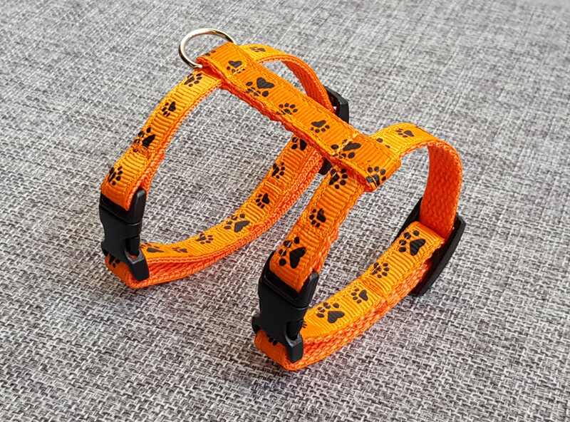 Postrojek- oranžový s tlapkama