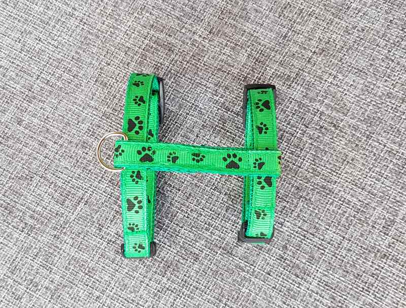 Postrojek- zelený s tlapkama
