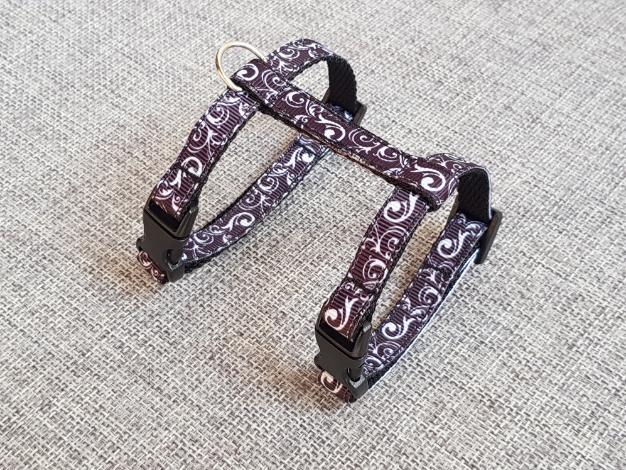 Postrojek- černý s ornamenty 2