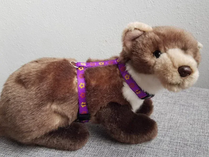 Postrojek- fialový s kytičkama