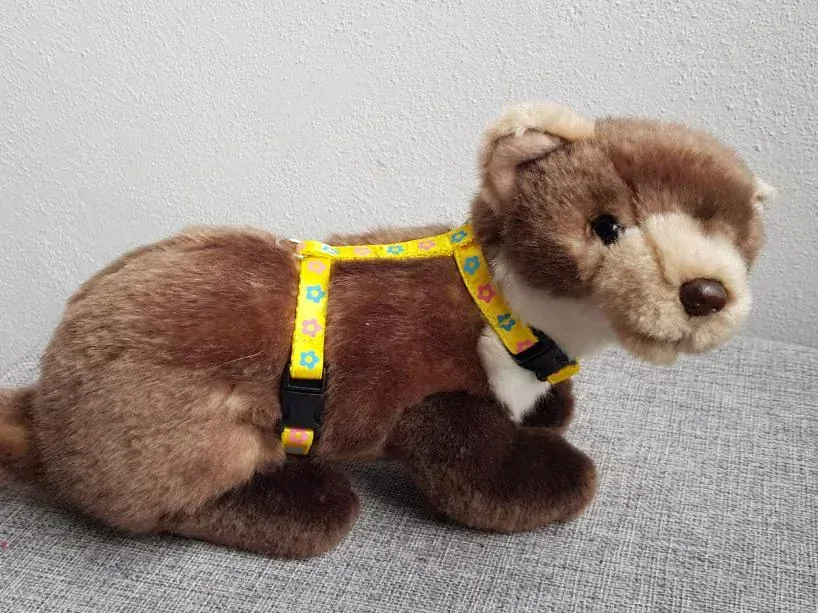 Postrojek- žlutý s kytičkama